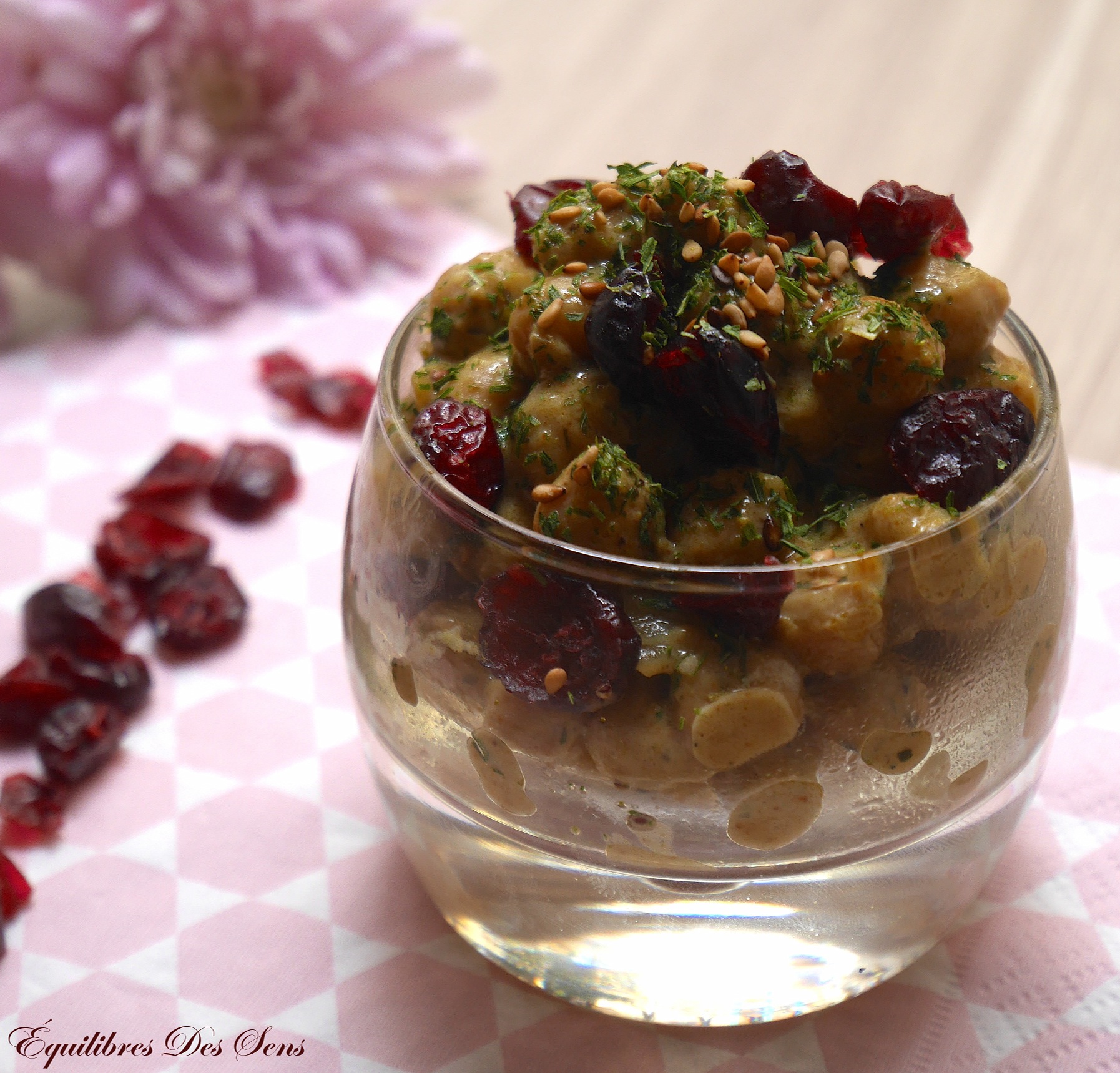 Les saveurs des pois chiches se marient parfaitement à la douceur de la coco dans cette recette rapide et simple !