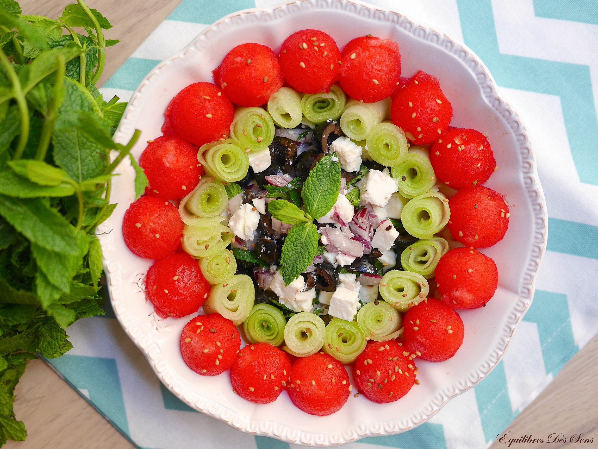 Une salade pastèque-concombre-feta fraîche et colorée !