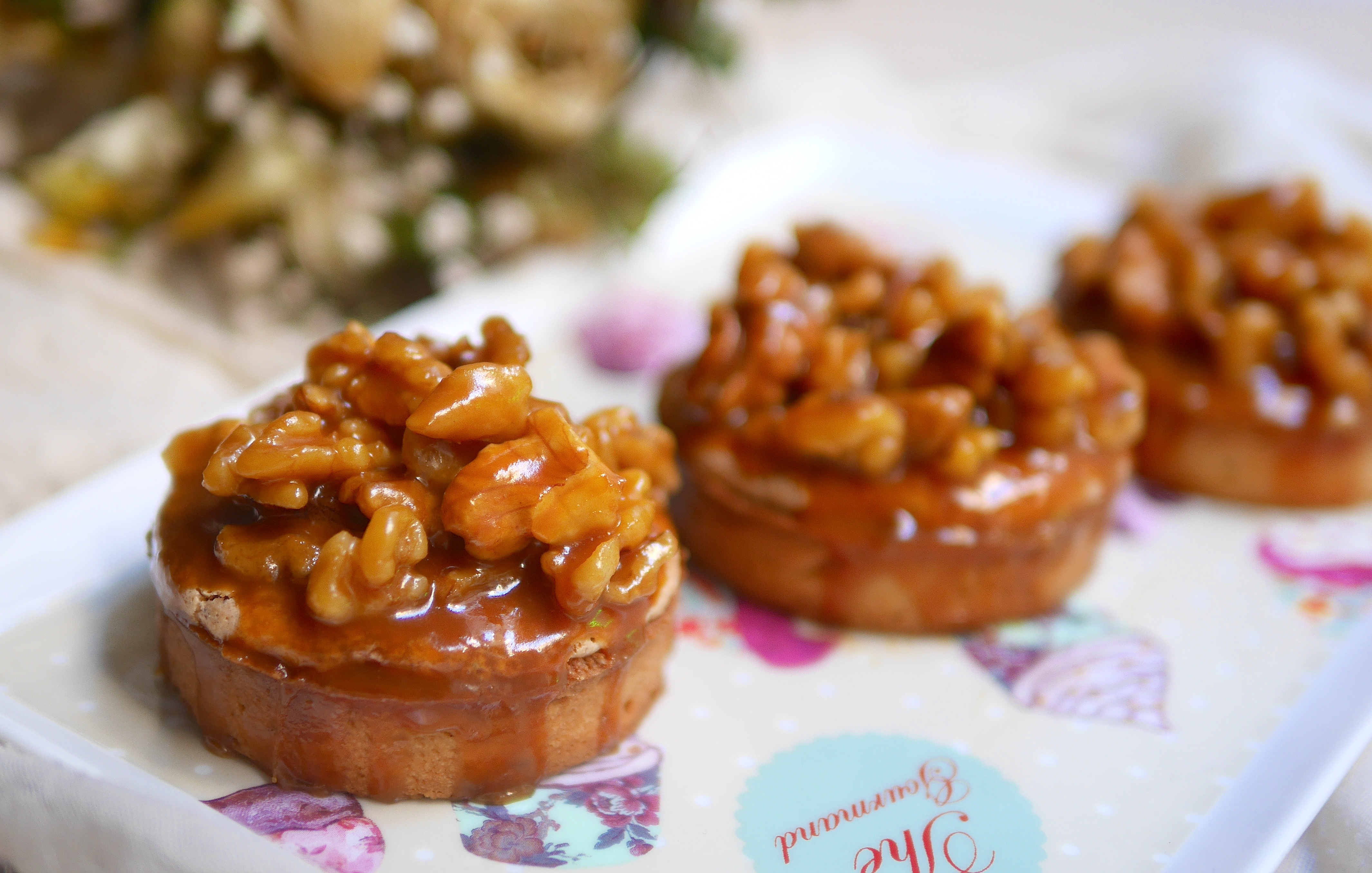 Tartelettes aux noix et caramel beurre salé pour un dessert d'automne sain & gourmand ;-)