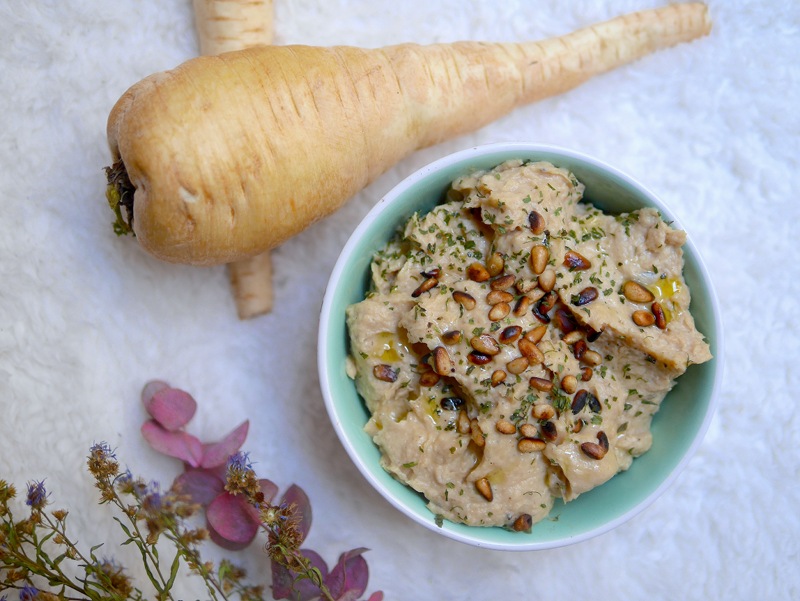 Purée de panais aux pignons grillés et à l'huile de truffe ! Une idée saine et savoureuse :-)