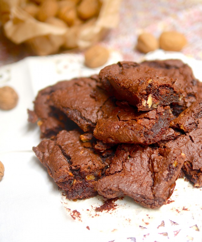 Brownie choco-marrons vegan et sans gluten pour le plus grand bonheur des gourmands attentifs à leur alimentation !