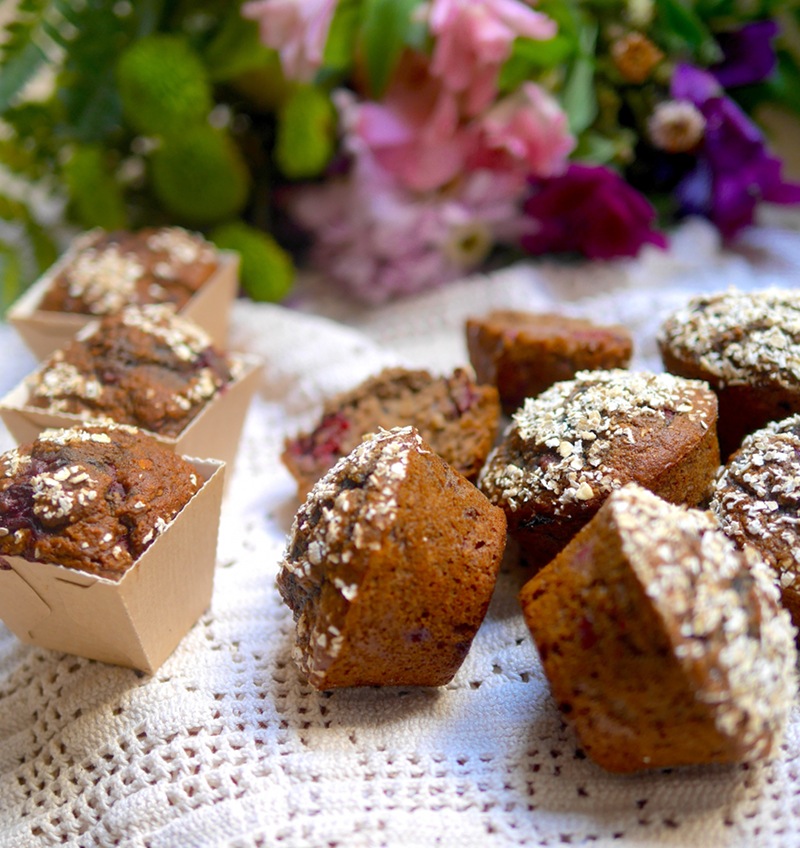 Muffins vegan très moelleux aux framboises et à l'avoine pour une pause saine et gourmande !