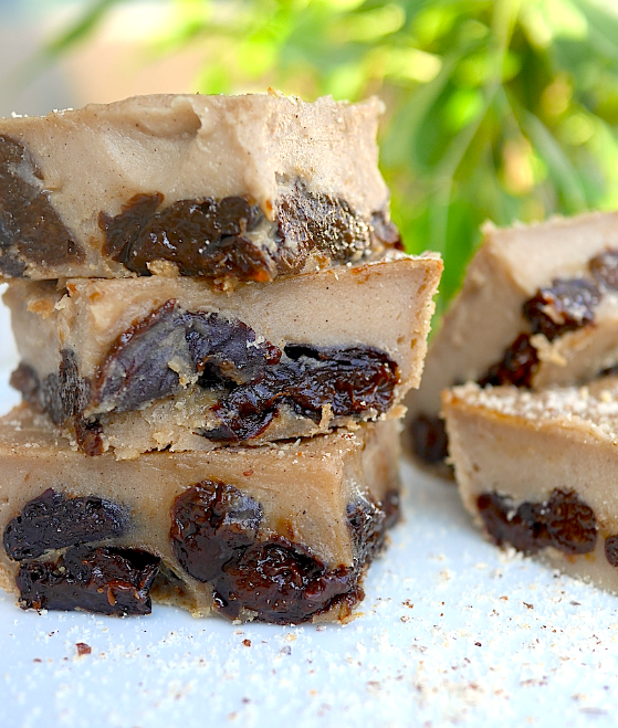 Far breton aux pruneaux vegan et sans gluten ! Un plaisir très sain et très gourmand !