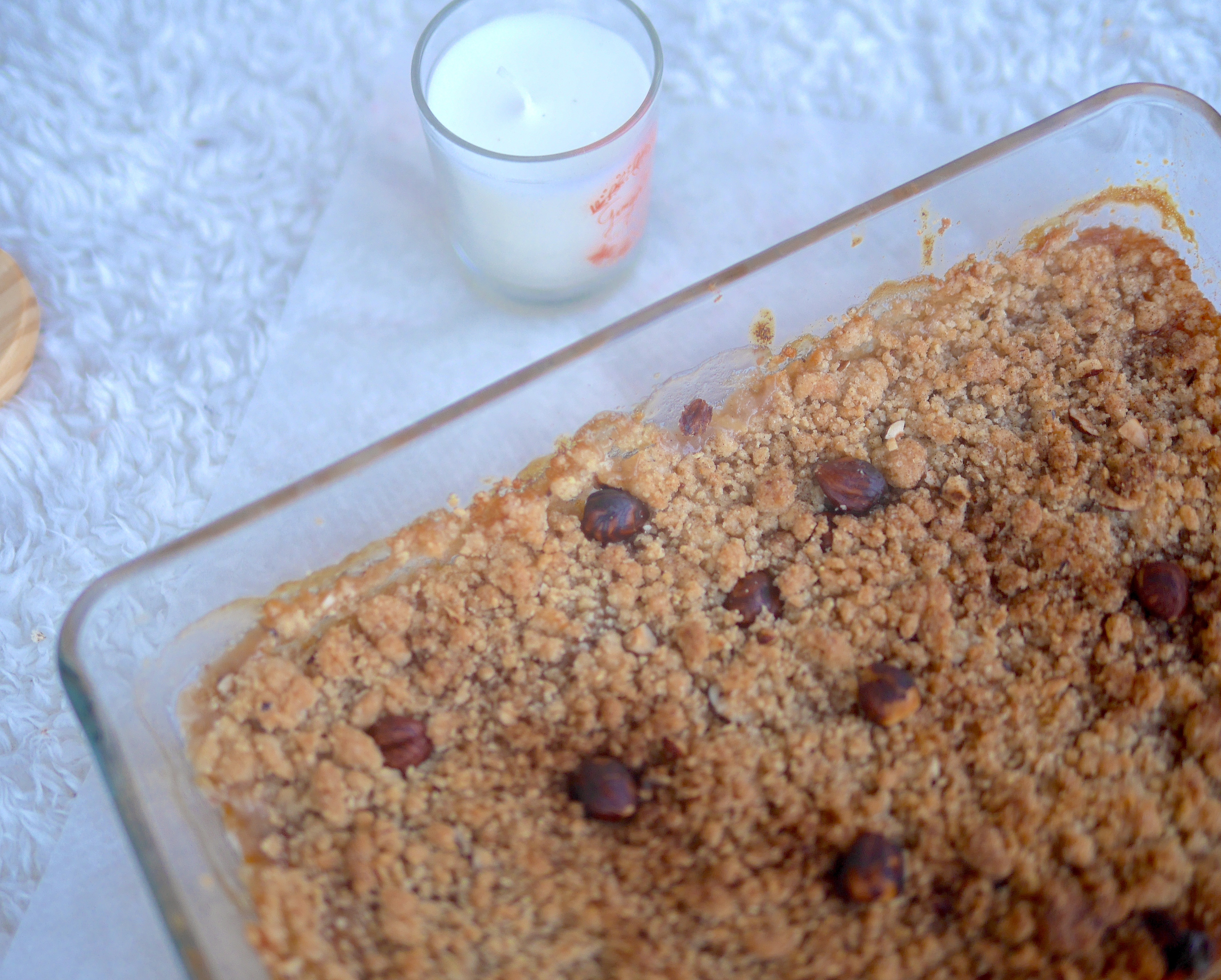 Crumble kaki-noisettes vegan et sans gluten très sain et très savoureux !