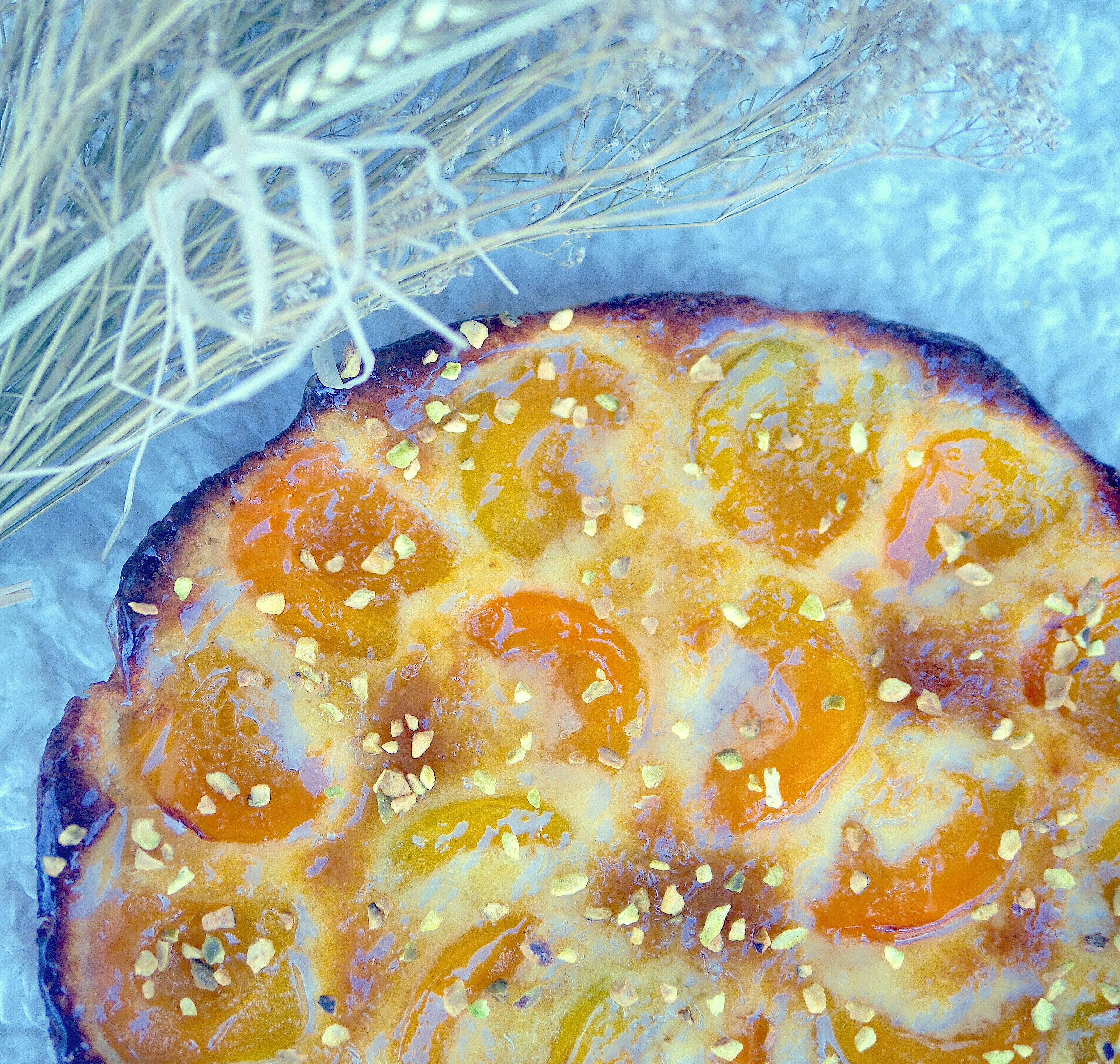Tarte amandine aux abricots vegan et sans gluten légère, onctueuse et gourmande !