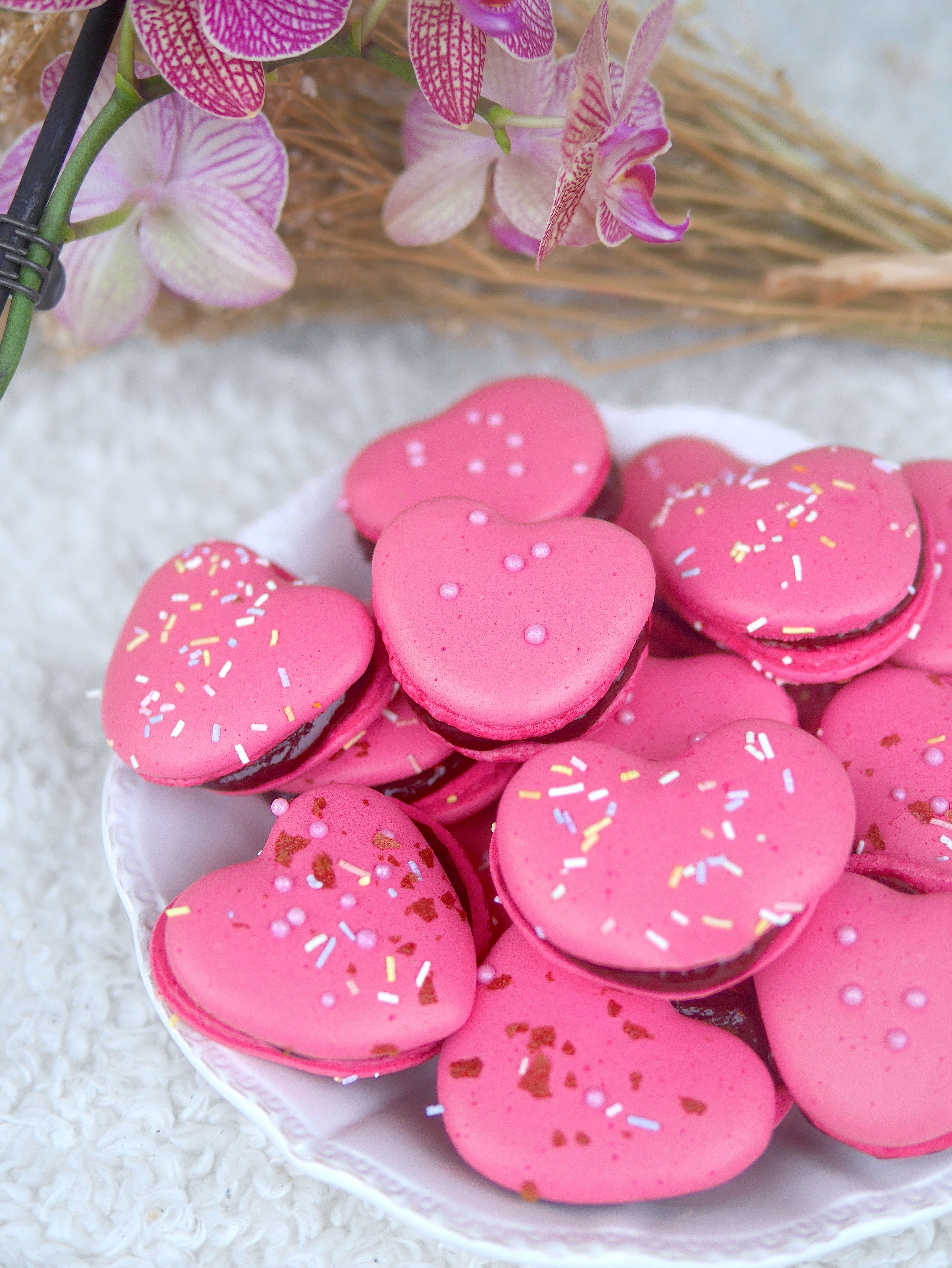 Macarons à la framboise vegan et sans gluten croquants, fondants et gourmands !